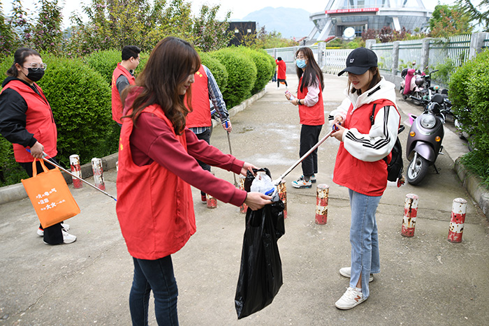 公司團(tuán)支部組織參加&ldquo;爭(zhēng)做秦嶺生態(tài)衛(wèi)士 當(dāng)好垃圾分類先鋒&rdquo;秦嶺生態(tài)環(huán)境保護(hù)實(shí)踐活動(dòng)