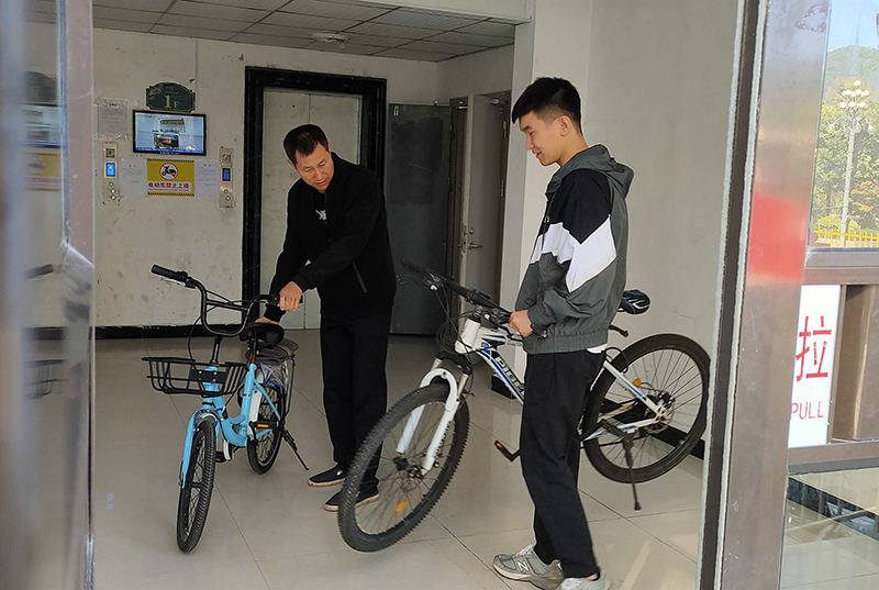 市城投物業(yè)公司深入開展&ldquo;我為群眾辦實(shí)事&rdquo; 主題實(shí)踐活動(dòng)